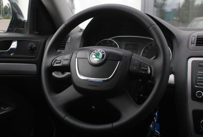 Skoda Octavia II (A5) Рестайлинг с пробегом 2011 года, цена 880 000 рублей, 185359 км, лифтбек, Автокод Объявления