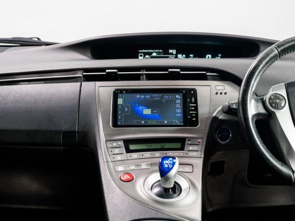 Toyota Prius III Рестайлинг (XW30) с пробегом 2012 года, цена 1 130 000 рублей, 258056 км, лифтбек, Автокод Объявления