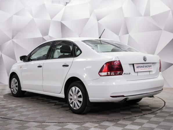 Volkswagen Polo V Рестайлинг с пробегом 2016 года, цена 822 000 рублей, 160000 км, седан, Автокод Объявления
