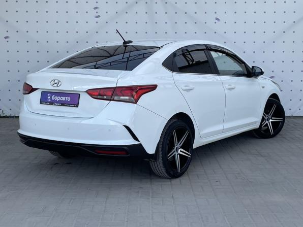 Hyundai Solaris II с пробегом 2017 года, цена 1 130 000 рублей, 186805 км, седан, Автокод Объявления