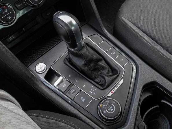 Volkswagen Tiguan II с пробегом 2017 года, цена 2 315 000 рублей, 186299 км, внедорожник, Автокод Объявления