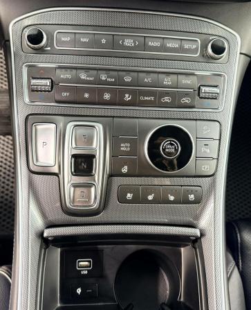 Hyundai Santa Fe IV Рестайлинг с пробегом 2022 года, цена 4 448 000 рублей, 58318 км, внедорожник, Автокод Объявления