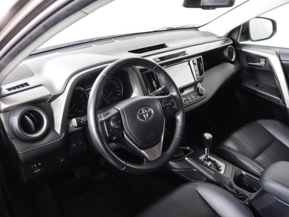 Toyota RAV4 IV (XA40) Рестайлинг с пробегом 2017 года, цена 2 547 000 рублей, 120550 км, внедорожник, Автокод Объявления