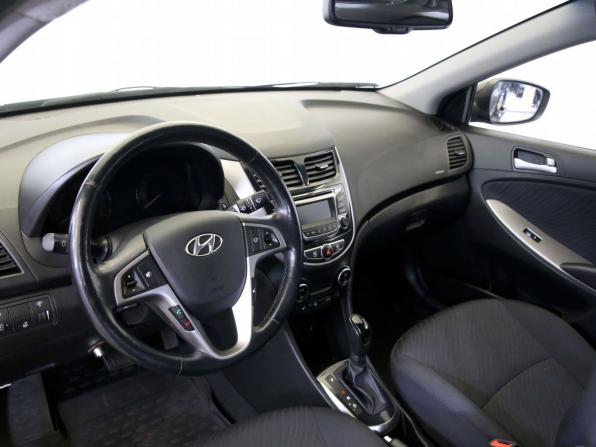 Hyundai Solaris I Рестайлинг с пробегом 2015 года, цена 990 000 рублей, 64394 км, седан, Автокод Объявления