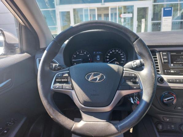 Hyundai Solaris II с пробегом 2017 года, цена 1 230 000 рублей, 121486 км, седан, Автокод Объявления