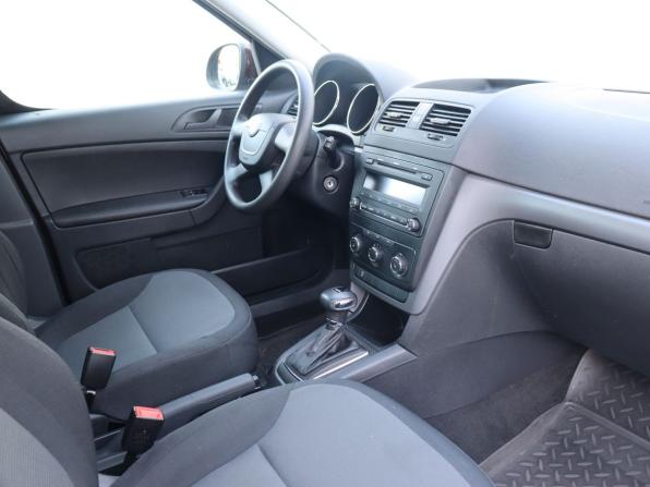 Skoda Yeti I с пробегом 2012 года, цена 1 150 000 рублей, 37284 км, внедорожник, Автокод Объявления