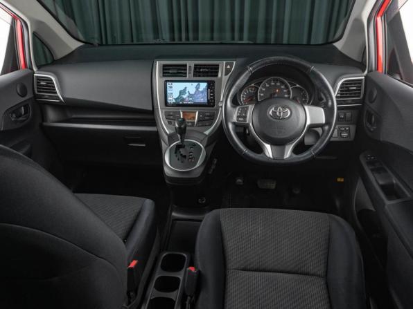 Toyota Ractis II с пробегом 2012 года, цена 1 069 000 рублей, 135300 км, хэтчбек, Автокод Объявления