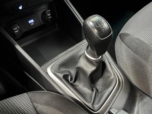Hyundai Solaris II Рестайлинг с пробегом 2021 года, цена 1 420 000 рублей, 91000 км, седан, Автокод Объявления