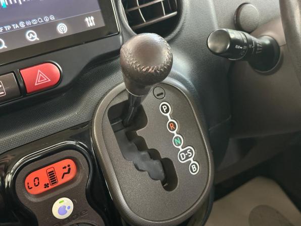 Toyota Spade с пробегом 2014 года, цена 980 000 рублей, 176758 км, минивэн, Автокод Объявления