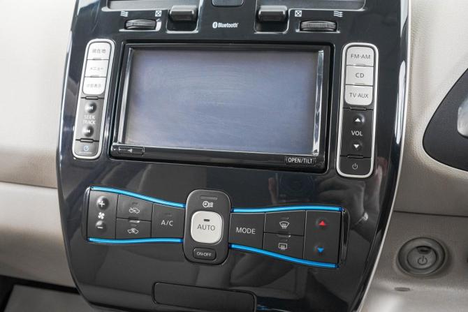 Nissan Leaf I (ZE0/AZE0) с пробегом 2011 года, цена 849 000 рублей, 112000 км, хэтчбек, Автокод Объявления