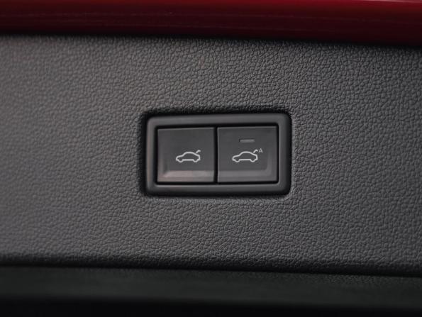 Volkswagen Tiguan II Рестайлинг с пробегом 2021 года, цена 2 599 000 рублей, 87834 км, внедорожник, Автокод Объявления