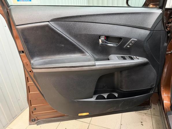 Toyota Venza I Рестайлинг с пробегом 2013 года, цена 2 299 000 рублей, 242636 км, внедорожник, Автокод Объявления