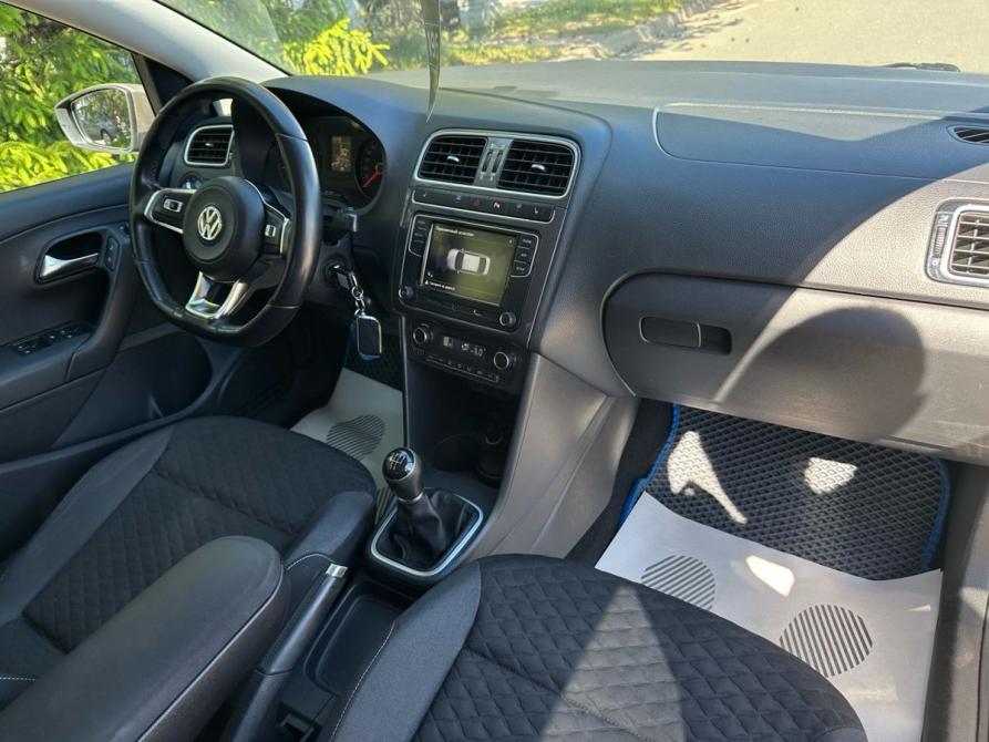 Volkswagen Polo V Рестайлинг Санкт-Петербург  - изображение 19