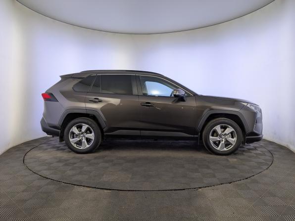 Toyota RAV4 V (XA50) с пробегом 2021 года, цена 3 396 575 рублей, 32915 км, внедорожник, Автокод Объявления