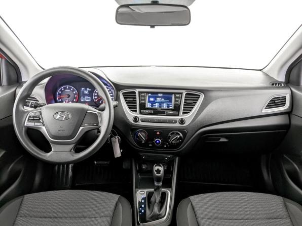 Hyundai Solaris II Рестайлинг с пробегом 2021 года, цена 1 600 000 рублей, 64845 км, седан, Автокод Объявления