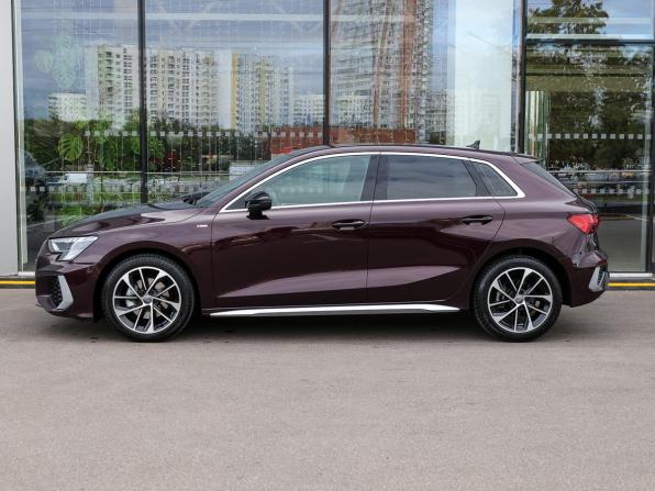 Audi A3 IV (8Y) с пробегом 2021 года, цена 2 949 000 рублей, 62523 км, хэтчбек, Автокод Объявления