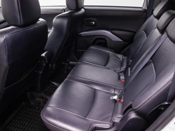 Mitsubishi Outlander II Рестайлинг с пробегом 2011 года, цена 1 024 000 рублей, 273100 км, внедорожник, Автокод Объявления