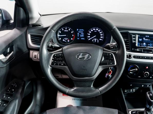 Hyundai Solaris II с пробегом 2017 года, цена 1 430 000 рублей, 92756 км, седан, Автокод Объявления