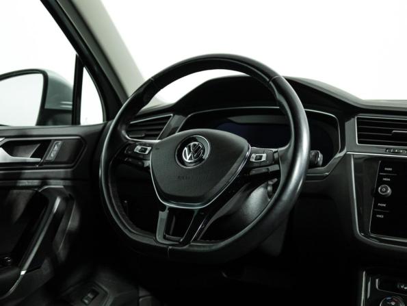 Volkswagen Tiguan II с пробегом 2017 года, цена 2 799 000 рублей, 38944 км, внедорожник, Автокод Объявления