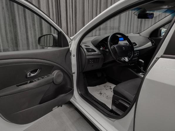 Renault Fluence I с пробегом 2012 года, цена 730 000 рублей, 178000 км, седан, Автокод Объявления