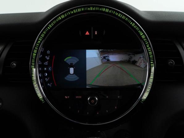Mini Hatch III (F55/F56) Рестайлинг с пробегом 2020 года, цена 3 297 444 рубля, 74460 км, хэтчбек, Автокод Объявления