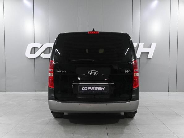 Hyundai H-1 II Рестайлинг 2 с пробегом 2019 года, цена 2 799 000 рублей, 148355 км, минивэн, Автокод Объявления