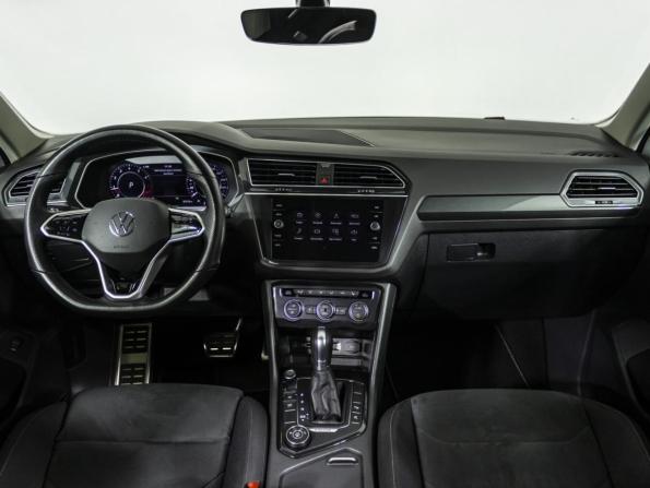 Volkswagen Tiguan II с пробегом 2018 года, цена 3 319 000 рублей, 87528 км, внедорожник, Автокод Объявления