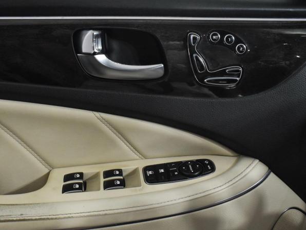 Hyundai Equus II Рестайлинг с пробегом 2014 года, цена 1 220 000 рублей, 253543 км, седан, Автокод Объявления
