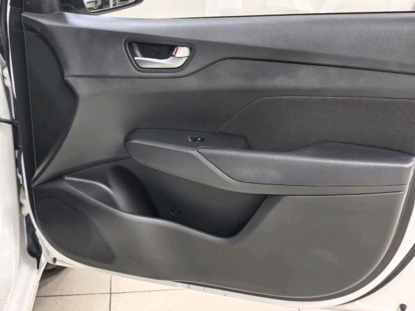 Hyundai Solaris II Рестайлинг с пробегом 2021 года, цена 1 300 000 рублей, 153324 км, седан, Автокод Объявления