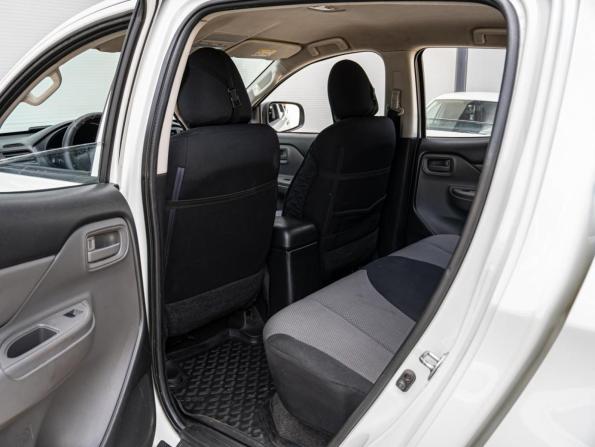 Mitsubishi L200 V с пробегом 2015 года, цена 1 910 000 рублей, 258854 км, offers.body_type.unknown, Автокод Объявления