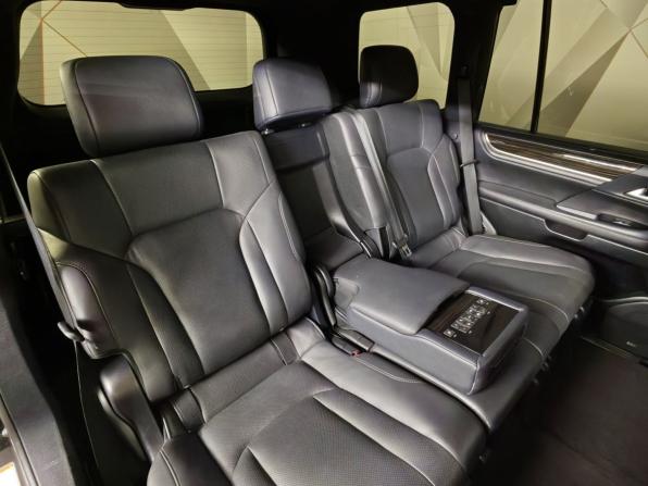 Lexus LX III Рестайлинг 2 с пробегом 2021 года, цена 8 990 000 рублей, 130026 км, внедорожник, Автокод Объявления