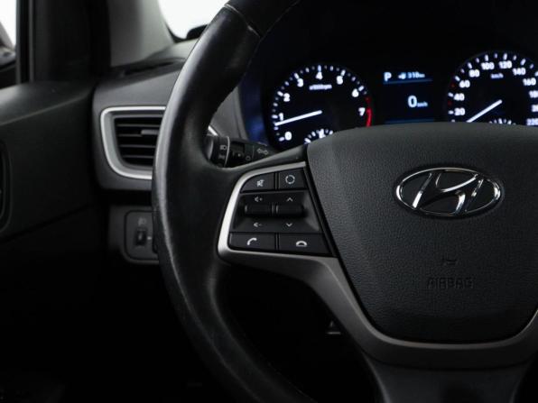 Hyundai Solaris II с пробегом 2018 года, цена 1 297 444 рубля, 89876 км, седан, Автокод Объявления