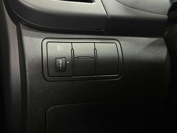 Hyundai Solaris I Рестайлинг с пробегом 2016 года, цена 997 000 рублей, 139000 км, седан, Автокод Объявления