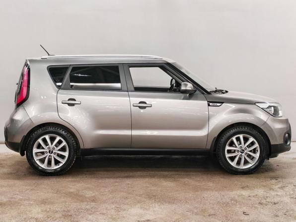 Kia Soul II Рестайлинг с пробегом 2017 года, цена 1 368 000 рублей, 114758 км, хэтчбек, Автокод Объявления