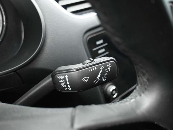 Skoda Octavia III (A7) Рестайлинг с пробегом 2019 года, цена 1 939 900 рублей, 211000 км, лифтбек, Автокод Объявления