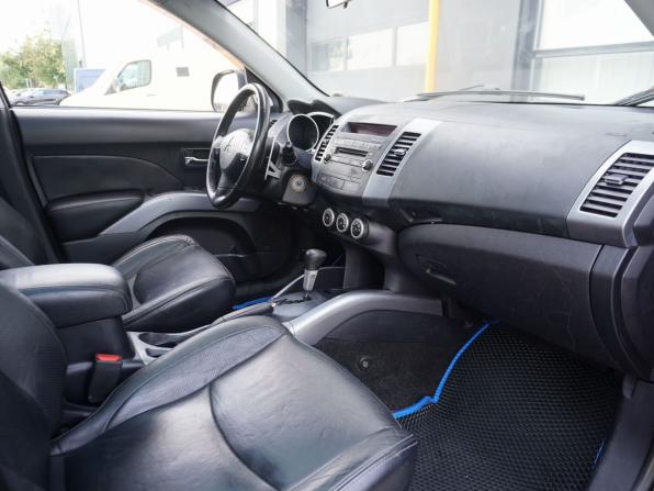 Mitsubishi Outlander II с пробегом 2008 года, цена 930 000 рублей, 237710 км, внедорожник, Автокод Объявления