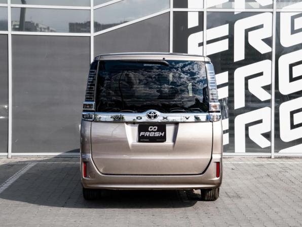 Toyota Voxy III (R80) Рестайлинг с пробегом 2018 года, цена 2 445 000 рублей, 77657 км, минивэн, Автокод Объявления