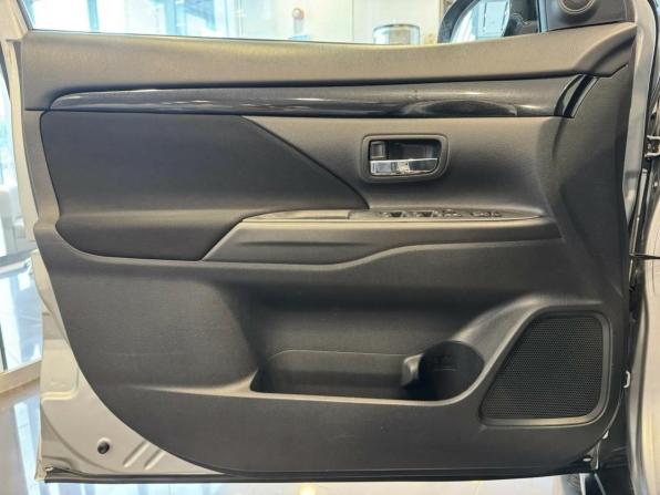 Mitsubishi Outlander III Рестайлинг 3 с пробегом 2019 года, цена 2 340 000 рублей, 80004 км, внедорожник, Автокод Объявления