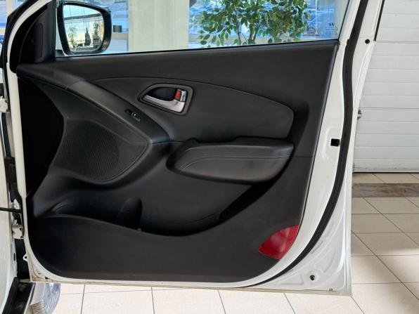 Hyundai ix35 I Рестайлинг с пробегом 2015 года, цена 1 280 000 рублей, 174000 км, внедорожник, Автокод Объявления