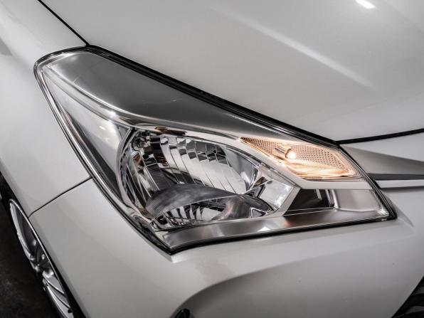 Toyota Vitz III (XP130) Рестайлинг 2 с пробегом 2017 года, цена 928 500 рублей, 84675 км, хэтчбек, Автокод Объявления