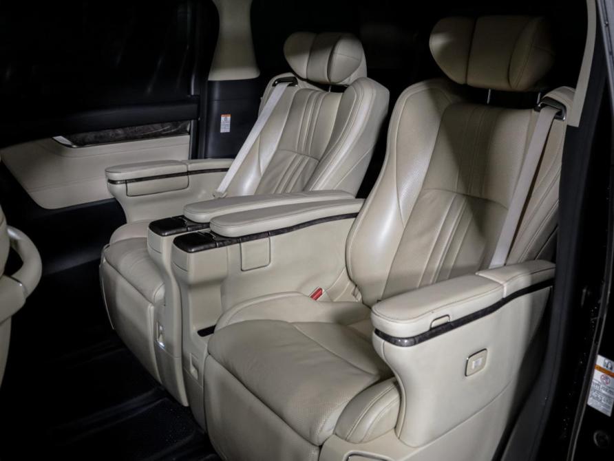Toyota Alphard III Рестайлинг Москва  - изображение 11