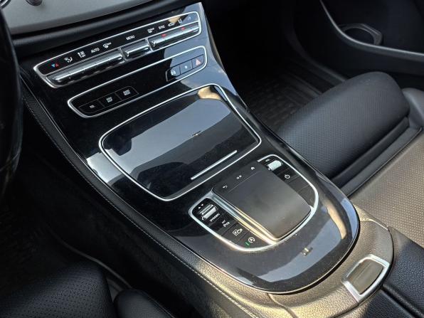 Mercedes-Benz E-Класс V (W213 S213 C238) Рестайлинг с пробегом 2021 года, цена 2 820 000 рублей, 189300 км, седан, Автокод Объявления