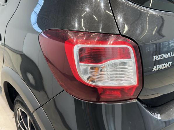 Renault Sandero II с пробегом 2015 года, цена 820 000 рублей, 94180 км, хэтчбек, Автокод Объявления