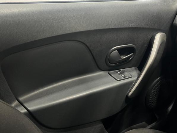 Renault Logan II с пробегом 2018 года, цена 859 000 рублей, 60000 км, седан, Автокод Объявления