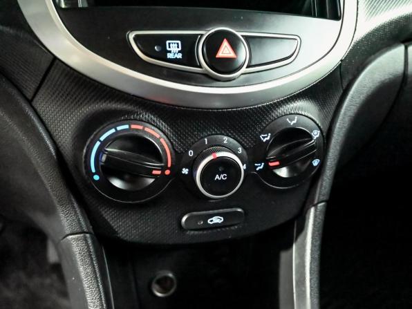 Hyundai Solaris I с пробегом 2012 года, цена 800 000 рублей, 140639 км, седан, Автокод Объявления