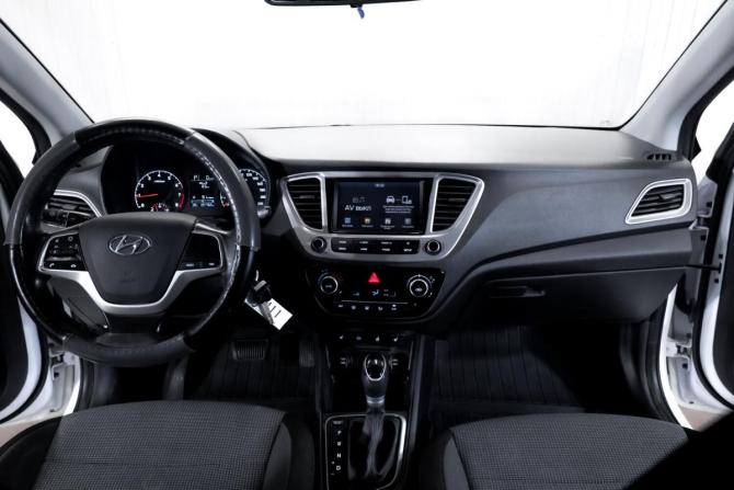 Hyundai Solaris II с пробегом 2019 года, цена 1 199 000 рублей, 205001 км, седан, Автокод Объявления