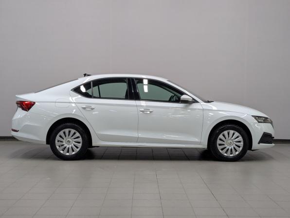 Skoda Octavia IV (A8) с пробегом 2021 года, цена 2 315 000 рублей, 81965 км, лифтбек, Автокод Объявления