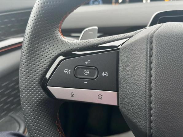 Changan UNI-V I с пробегом 2024 года, цена 2 328 000 рублей, 49400 км, лифтбек, Автокод Объявления
