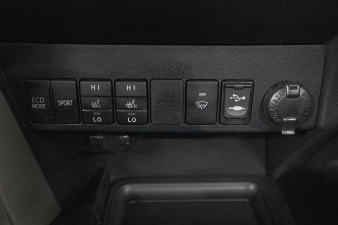 Toyota RAV4 IV (XA40) с пробегом 2015 года, цена 2 649 000 рублей, 164000 км, внедорожник, Автокод Объявления