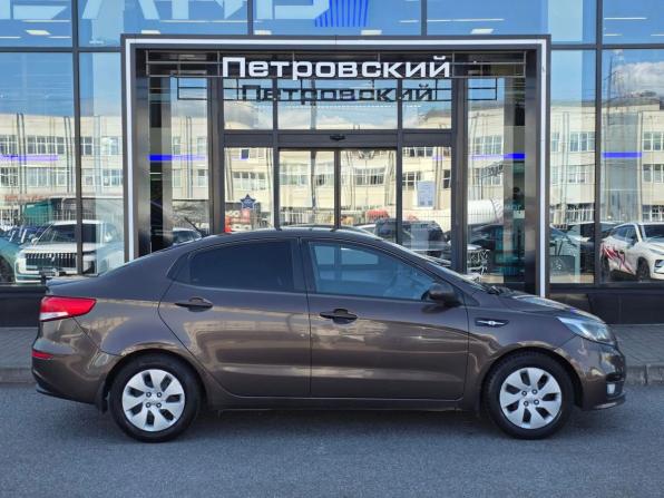 Kia Rio III Рестайлинг с пробегом 2015 года, цена 920 000 рублей, 184000 км, седан, Автокод Объявления